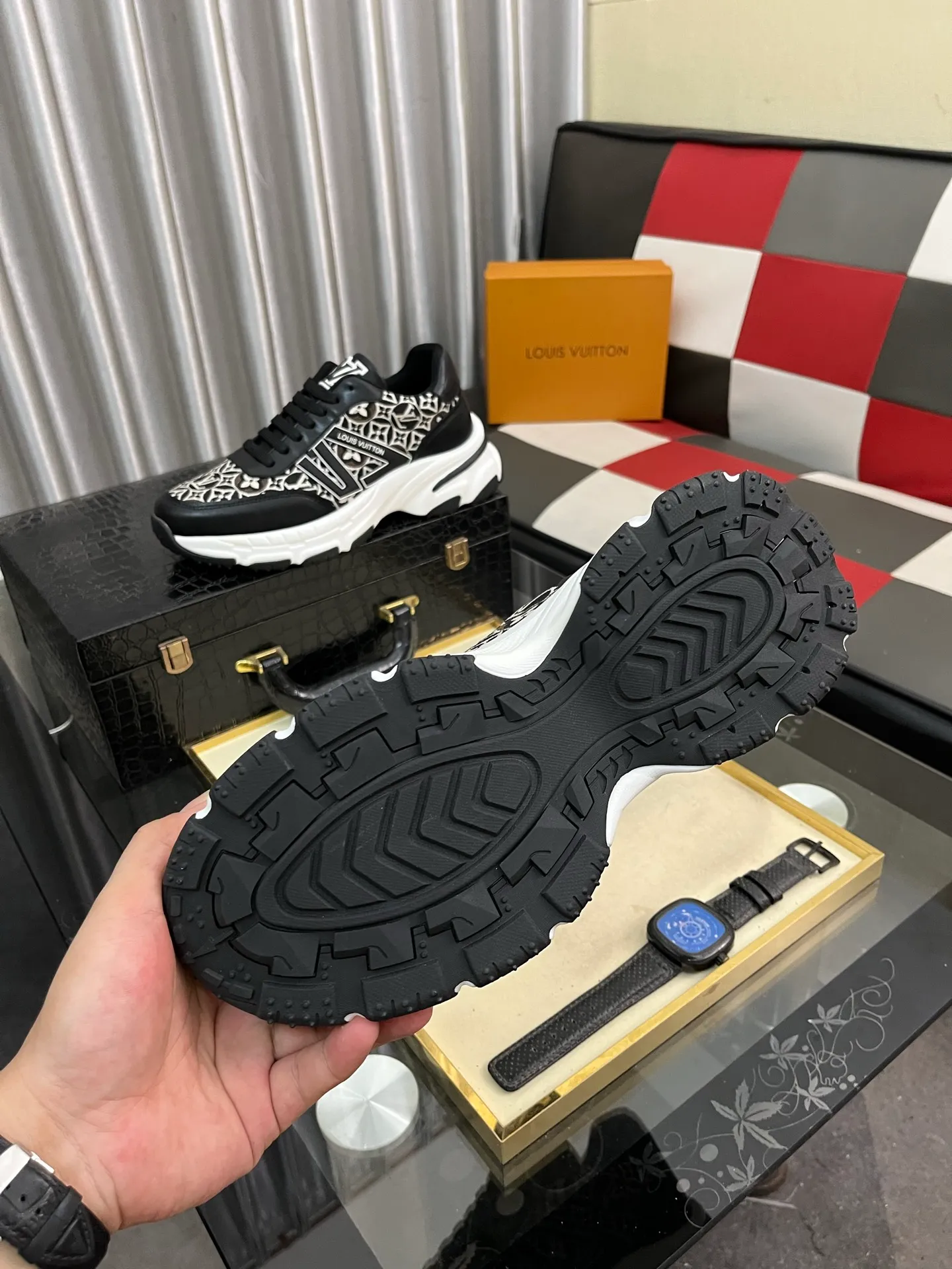 Men's shoes 💰458⌚️⌚️LV Louis Vuitton. The latest trendy casual shoes are popular in physical stores in sizes 38-44. New spring and summer comfortable imported custom original cowhide, unique jacquard fabric element design. With sheepskin lining, Lv original bottom, [sun][sun] high-end packaging and high quality💪Details determine the quality, you can enter and leave the counter at will, welcome to compare🇮🇹3️⃣colors available